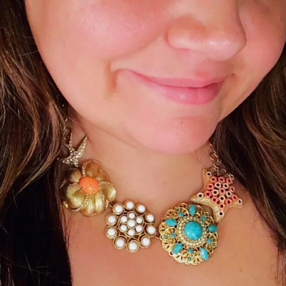 Stella & Dot | Retired Vintage Gold🌺🕊Birds of Paradise Statement Necklace - Picture 6 of 15